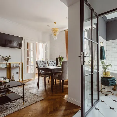 Glamour Old Town Blich Апартаменты *